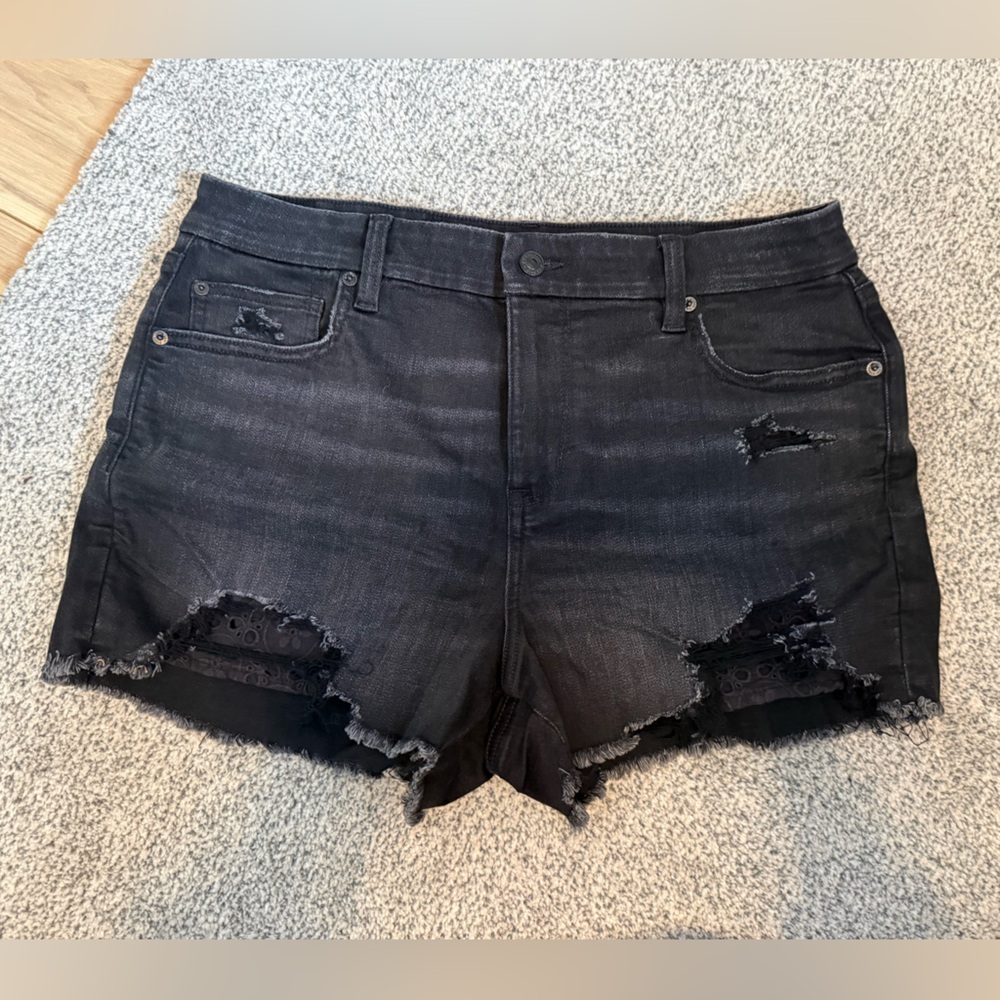 American Eagle Outfitters Black Distressed Shorts - Picture 2 of 5